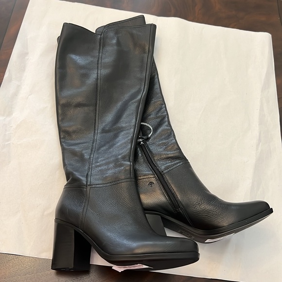 Naturalizer Kyrie Leather Water-Repellent  Wide Calf Over-the-Knee Boots - Picture 12 of 16